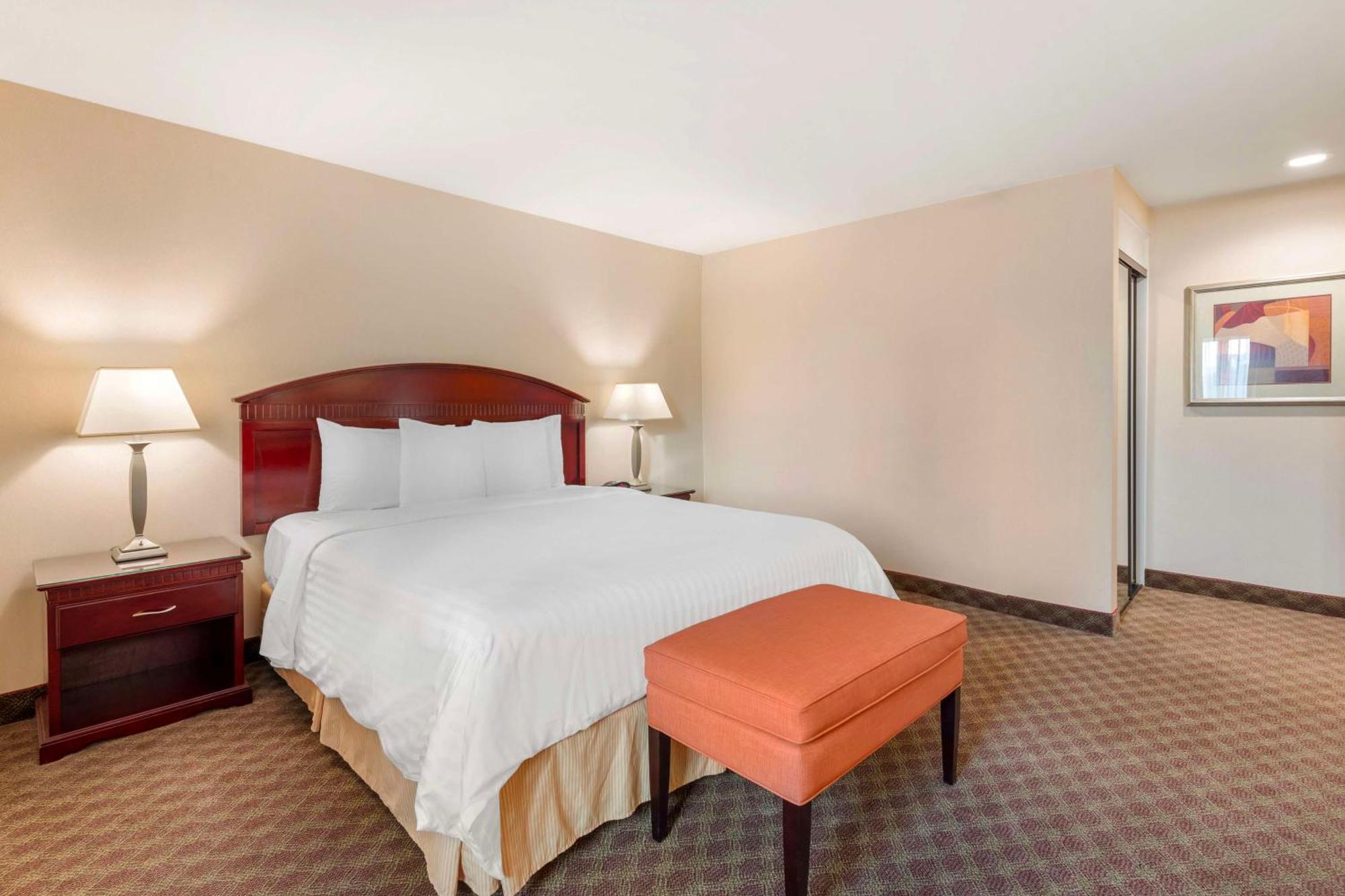 Best Western Plus West Covina Inn Extérieur photo