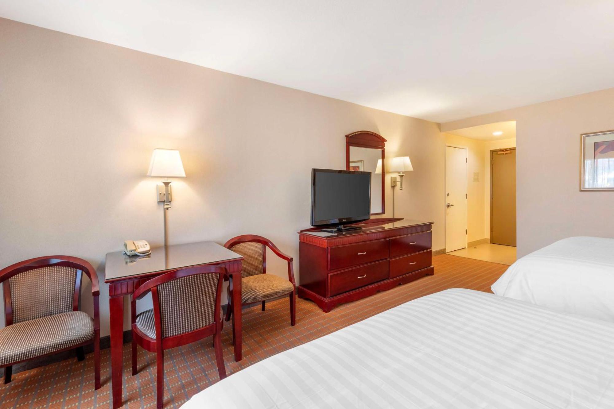 Best Western Plus West Covina Inn Extérieur photo