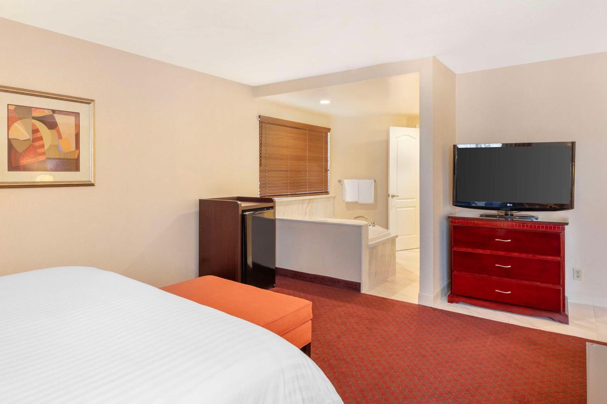 Best Western Plus West Covina Inn Extérieur photo